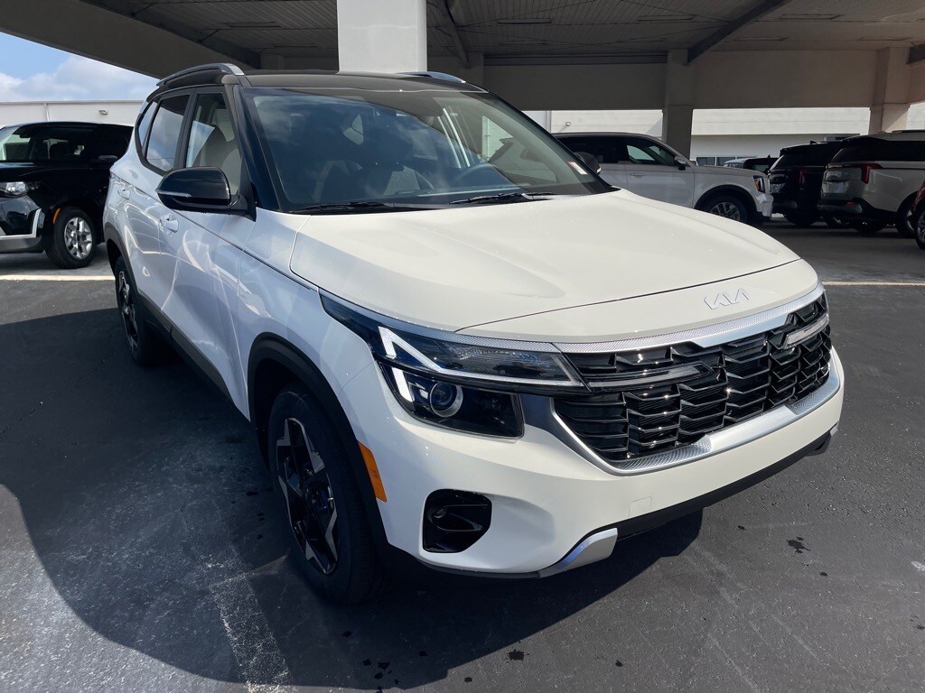 2025 Kia Seltos S photo 2