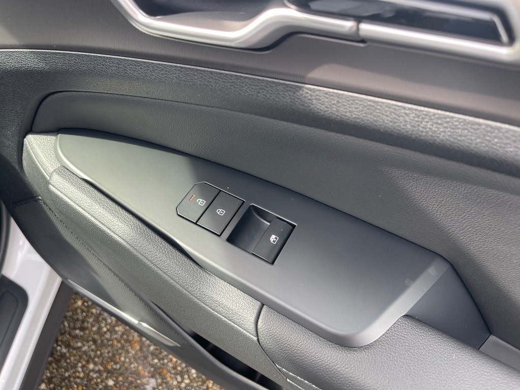 2026 Kia Sportage EX - Photo 19