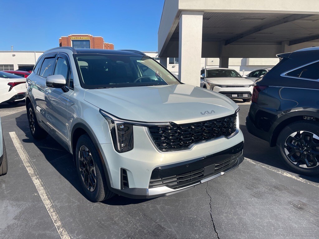 2026 Kia Sorento S photo 3