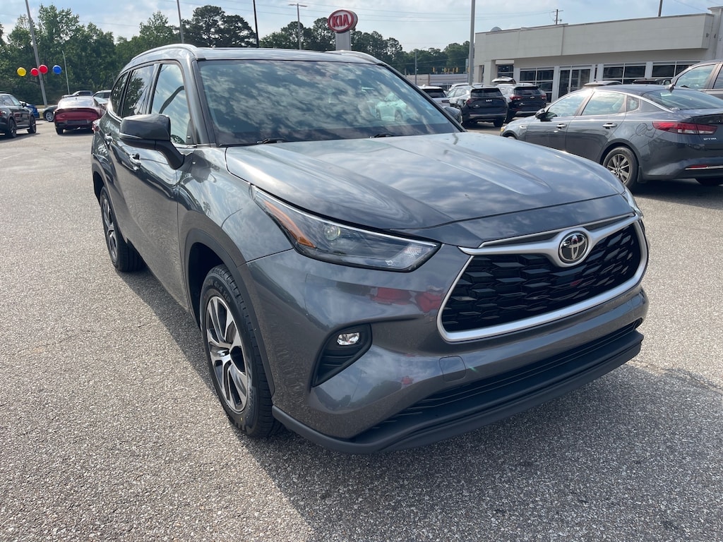 Used 2022 Toyota Highlander XLE SUV