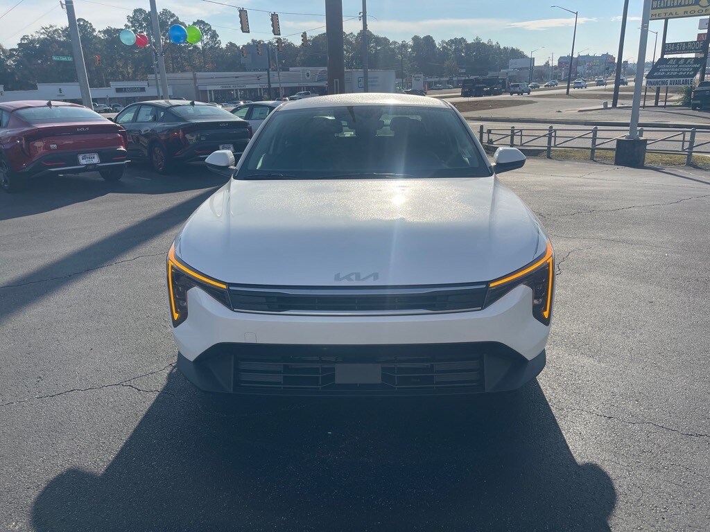2025 Kia K4 LXS photo 2