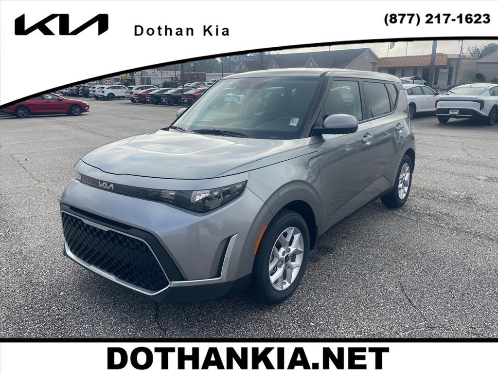 2025 Kia Soul LX's photo