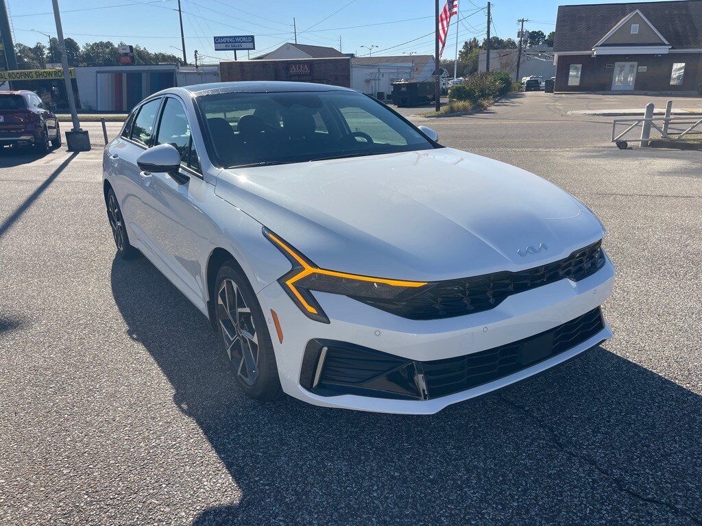 2026 Kia K5 EX photo 3