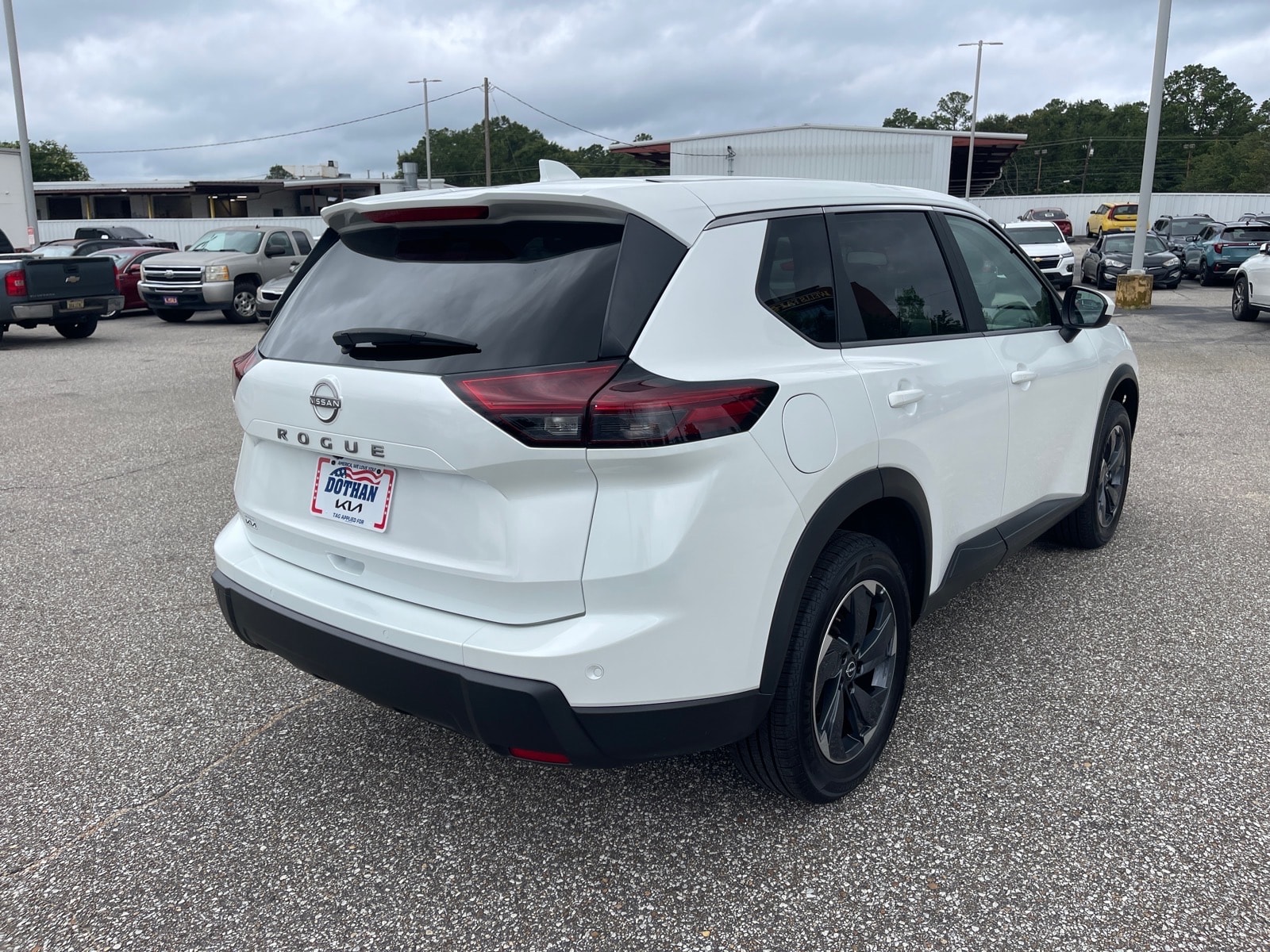 2025 Nissan Rogue SV - Photo 15