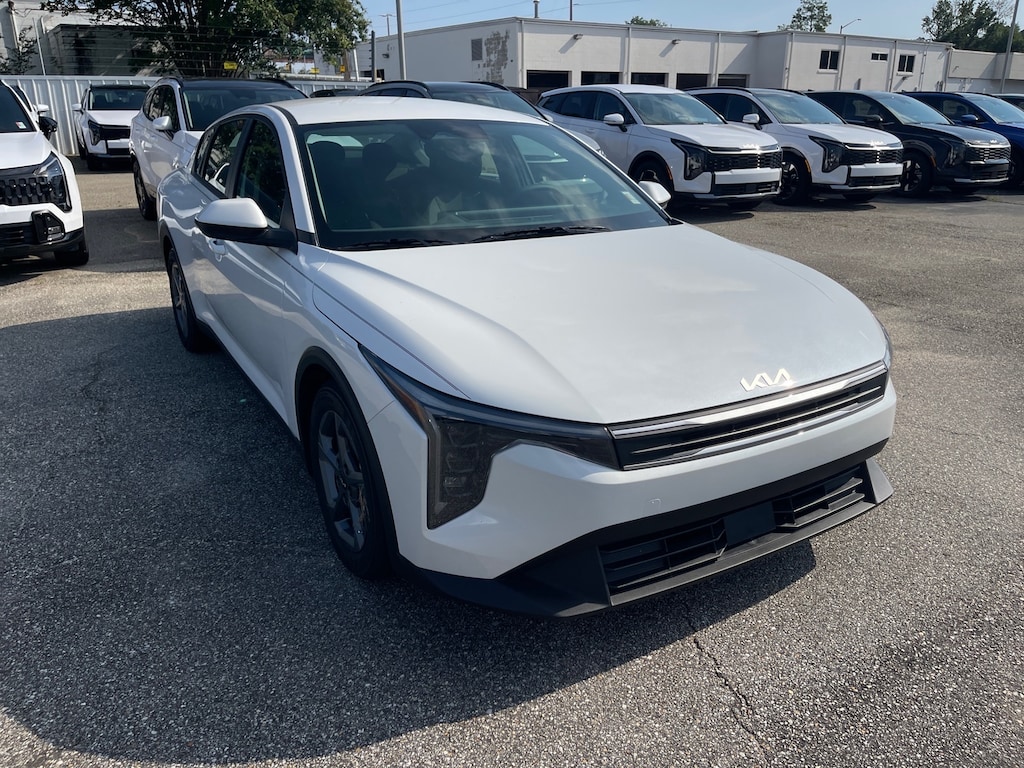 New 2026 Kia K4 LXS Sedan