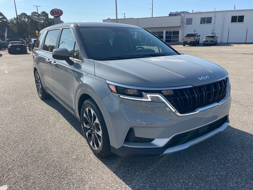 Used 2024 Kia Carnival EX MPV