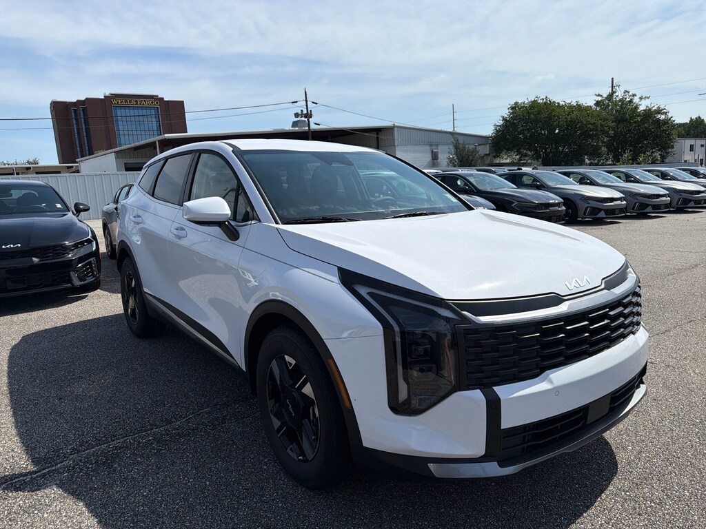 New 2026 Kia Sportage LX SUV