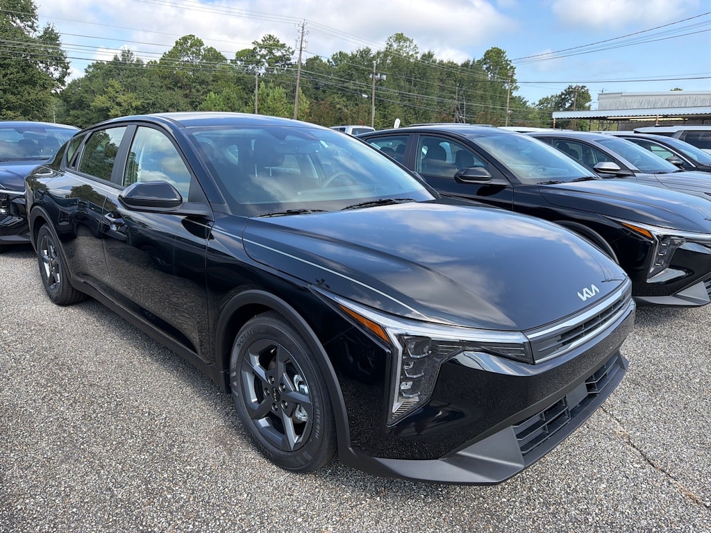 New 2026 Kia K4 LXS Sedan