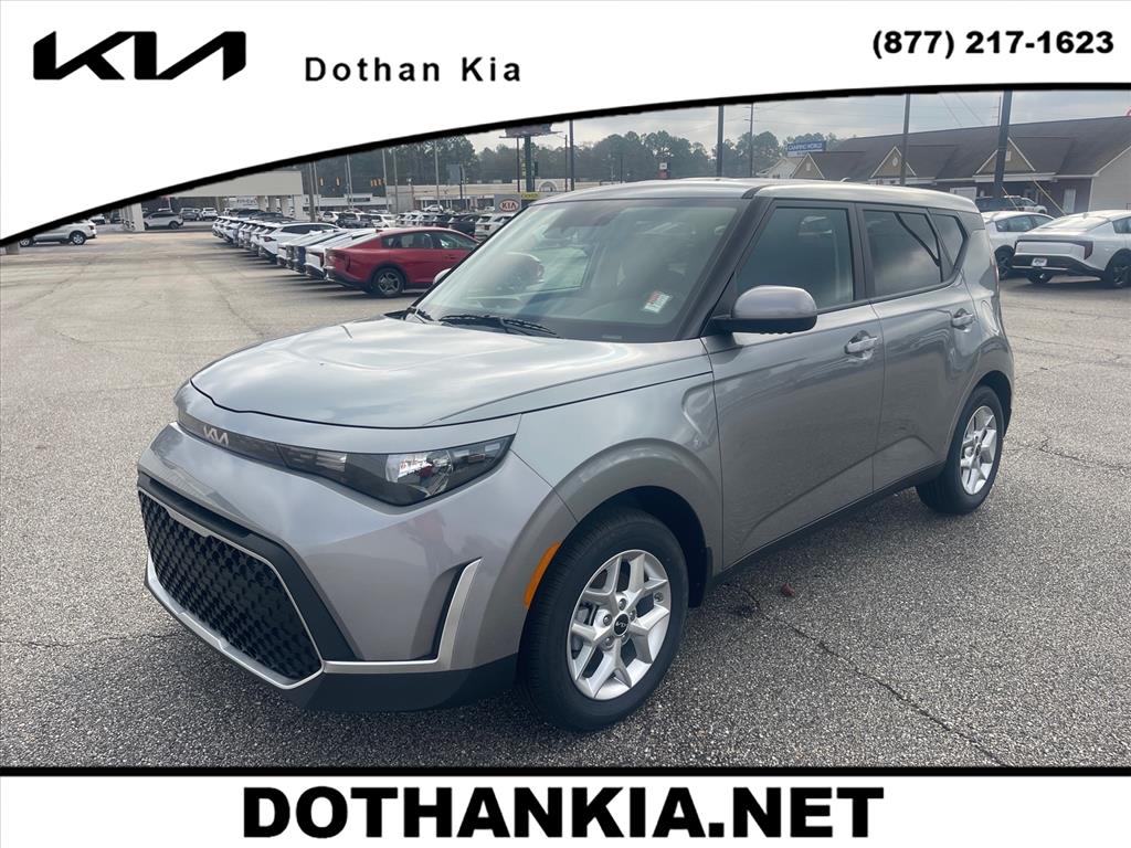 2025 Kia Soul LX's photo