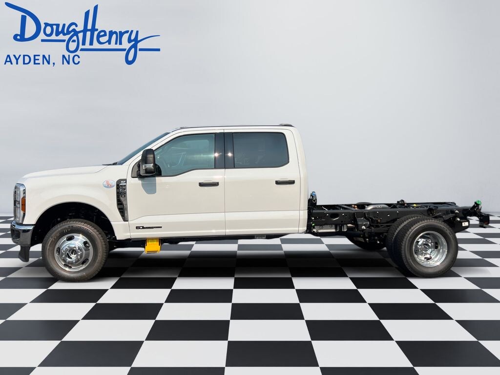 New 2026 Ford F-350SD F-350® XLT Chassis