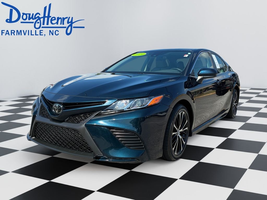 Used 2019 Toyota Camry SE Sedan