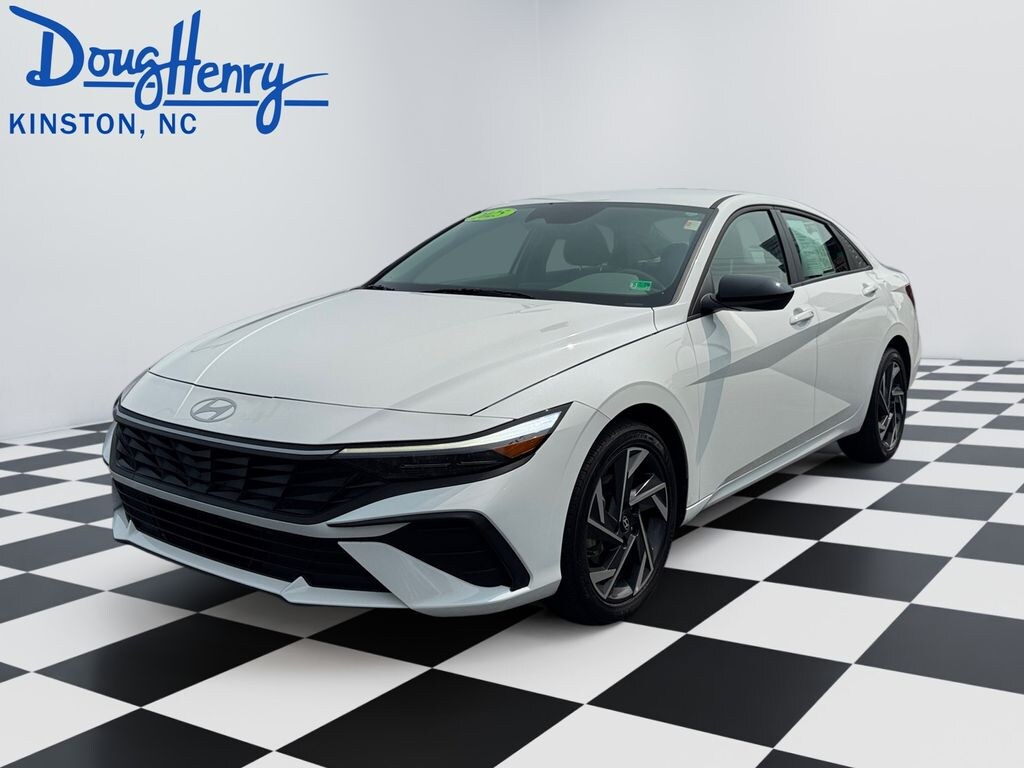 Used 2025 Hyundai Elantra SEL Sport Sedan