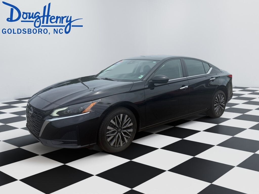 Used 2025 Nissan Altima 2.5 SV Sedan