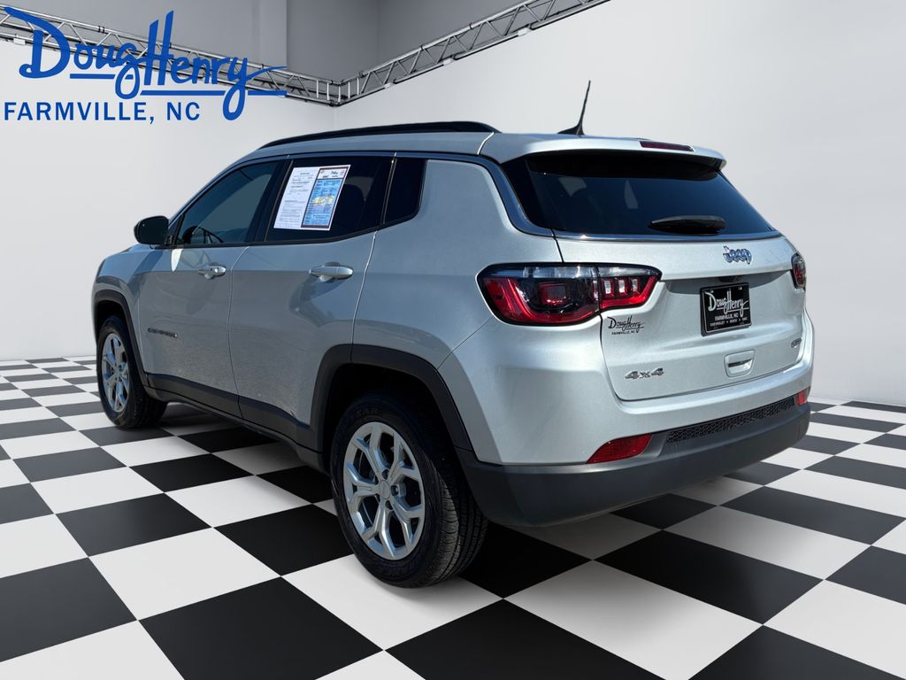 Used 2024 Jeep Compass Latitude SUV