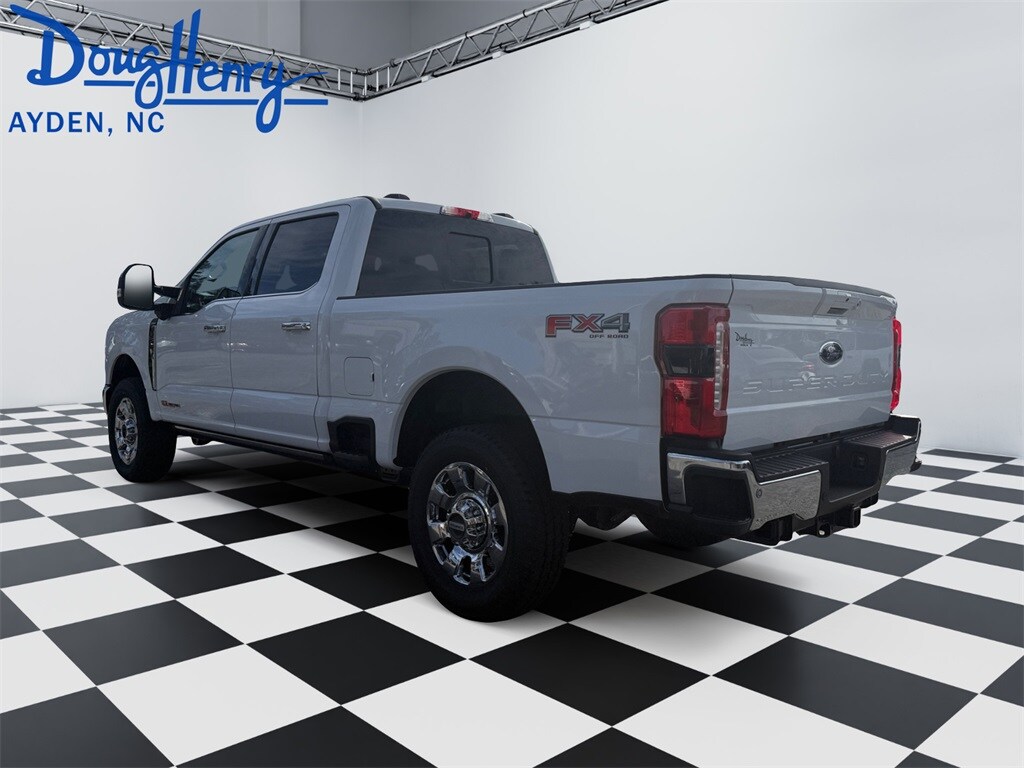 2026 Ford F-250 Lariat photo 3