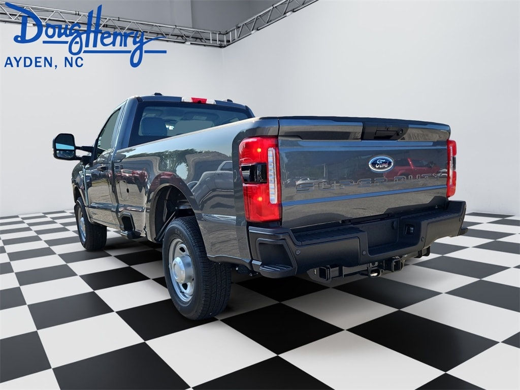 2025 Ford F-350 XL photo 3