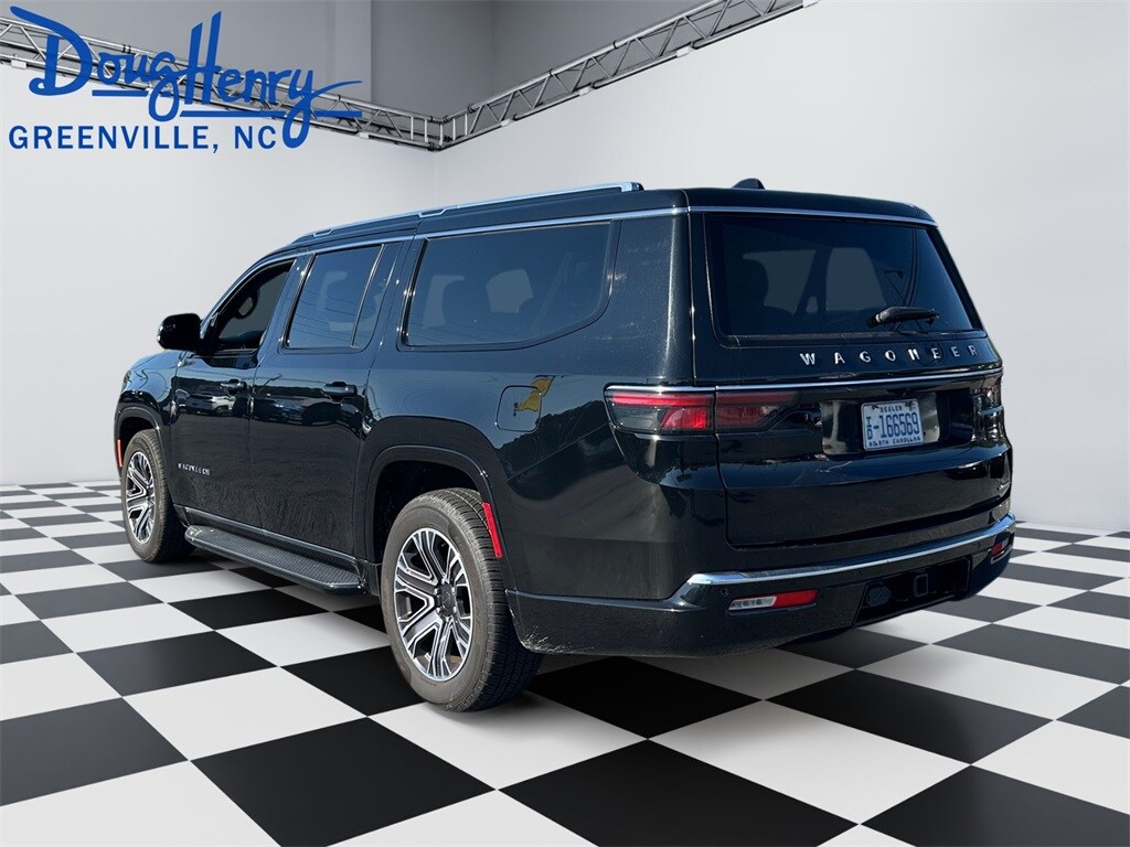 2023 Jeep Wagoneer L Series II photo 3