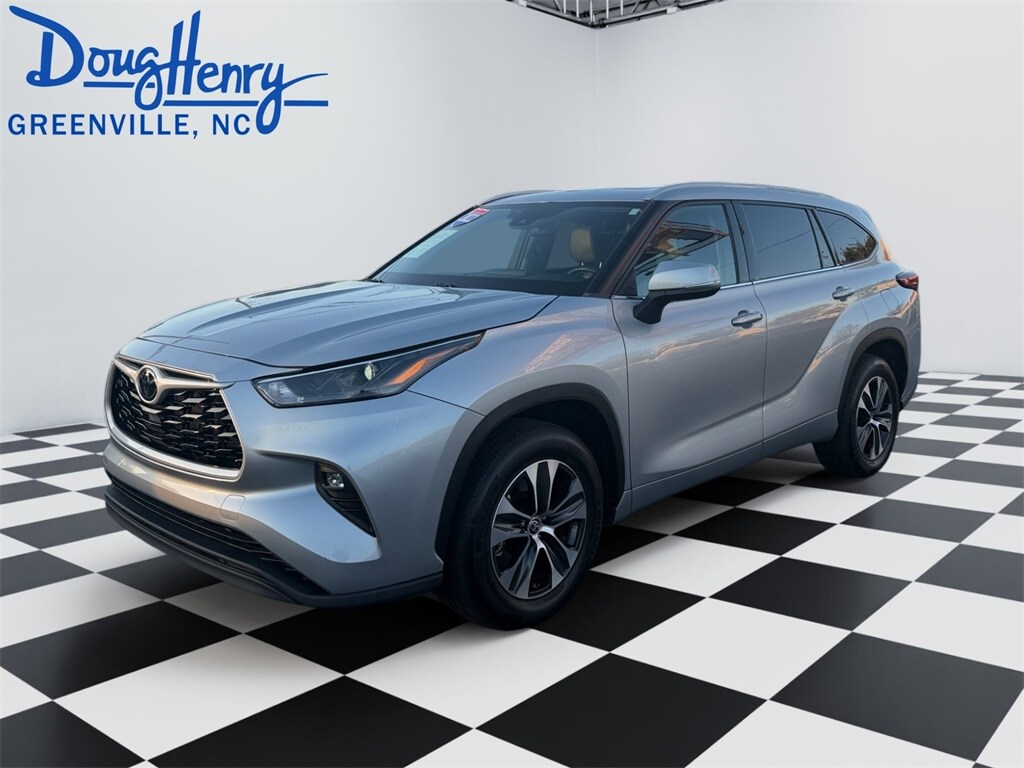 Used 2022 Toyota Highlander XLE SUV