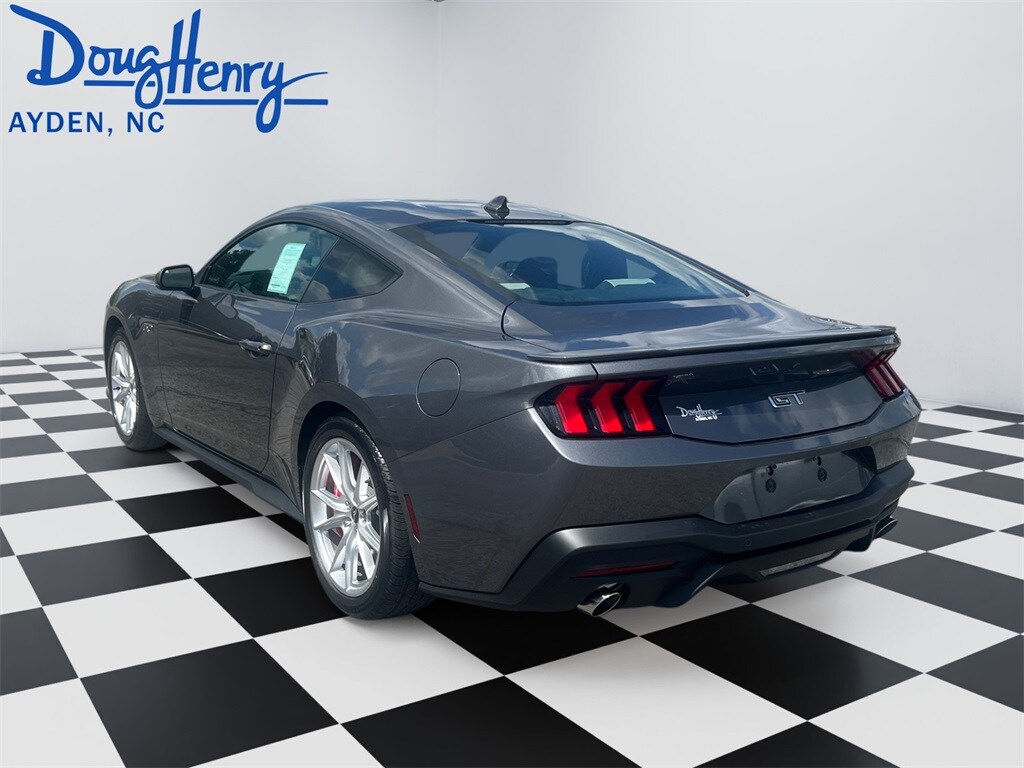 2025 Ford Mustang GT Premium photo 3