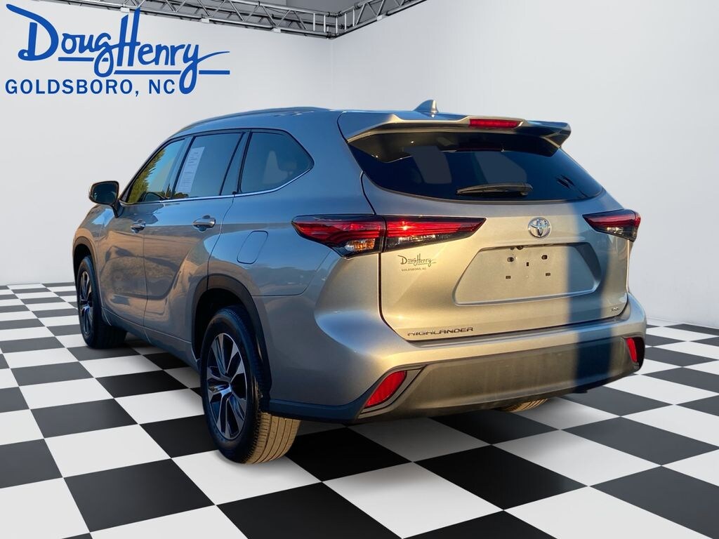 Used 2022 Toyota Highlander XLE SUV