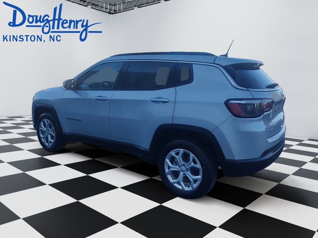 Used 2024 Jeep Compass Latitude SUV