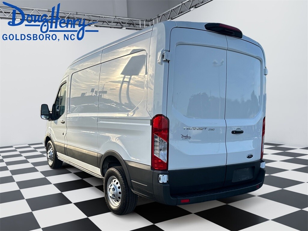2023 Ford Transit Cargo Van photo 3