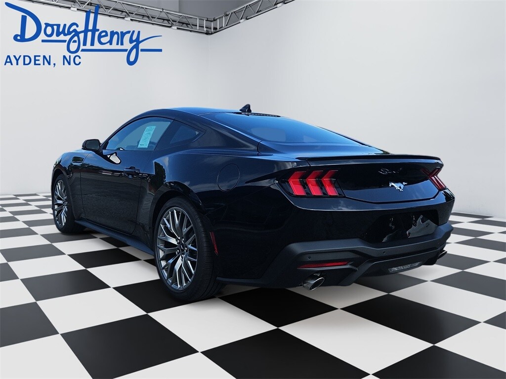 2025 Ford Mustang EcoBoost Premium photo 3