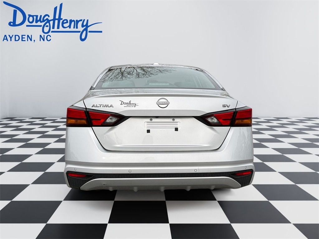 Used 2024 Nissan Altima 2.5 SV Sedan