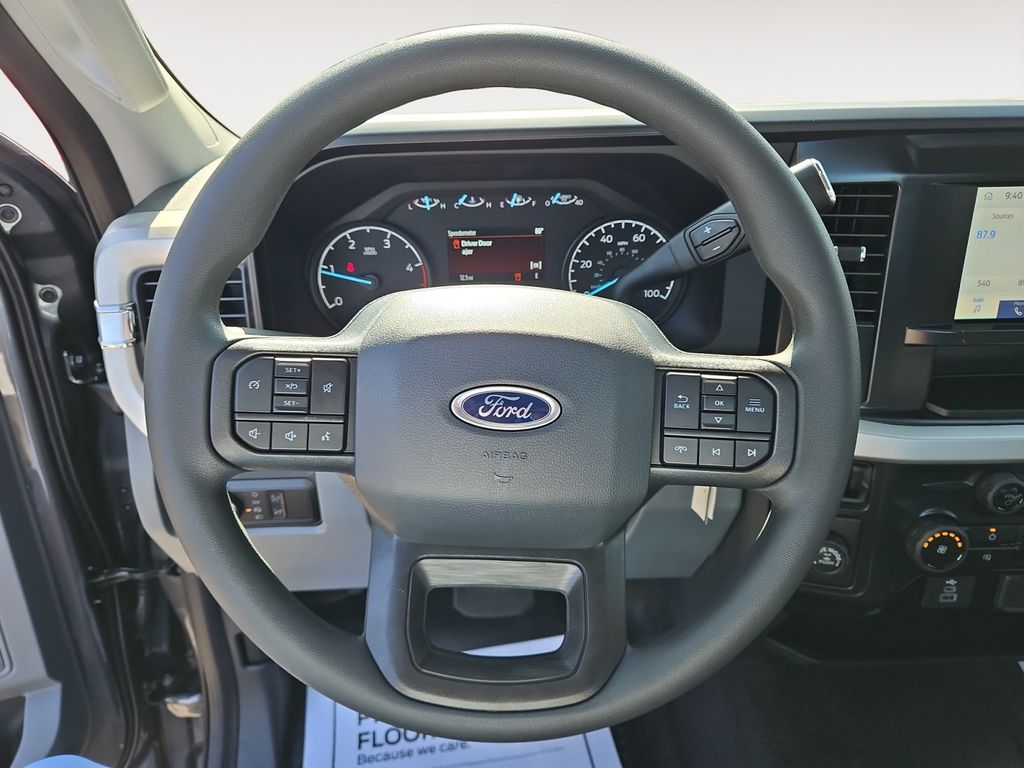 2025 Ford F-350 Super Duty XL - Photo 12