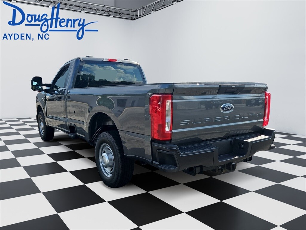 2025 Ford F-250 XL photo 3