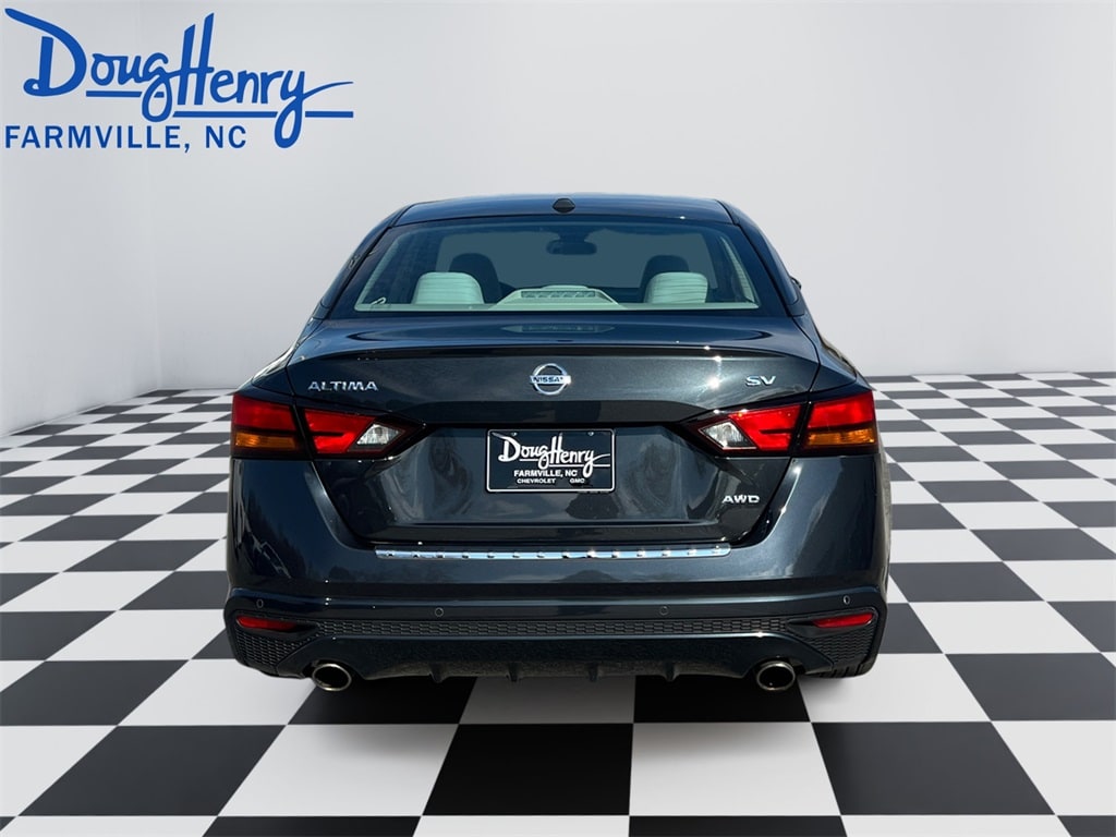 Used 2021 Nissan Altima 2.5 SV Sedan