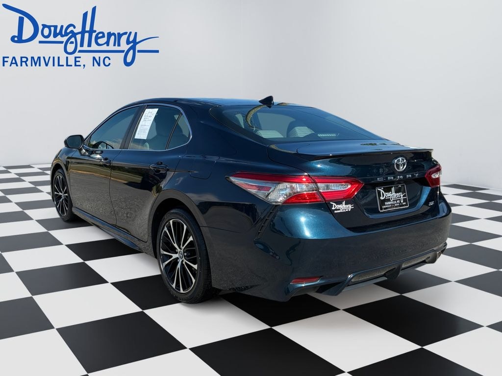 Used 2019 Toyota Camry SE Sedan