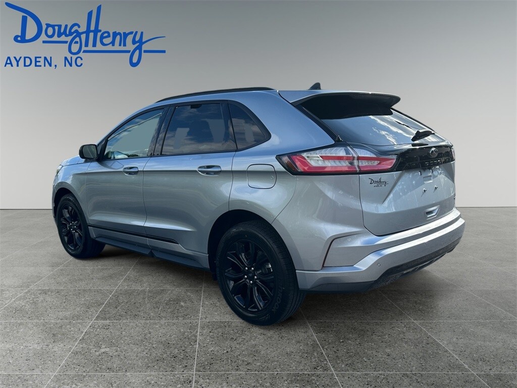 2024 Ford Edge SE photo 3
