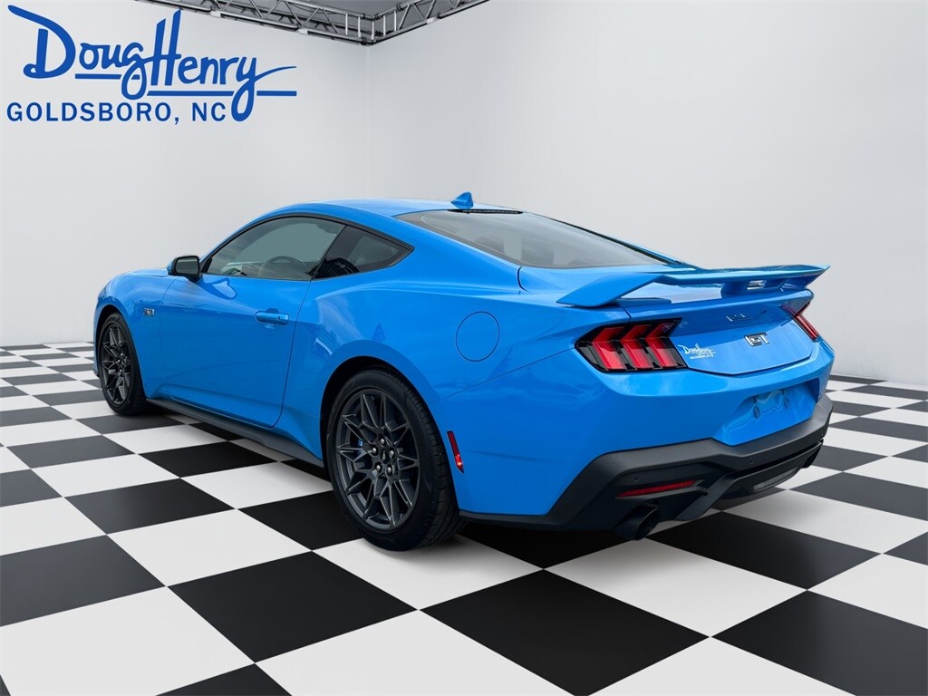 2024 Ford Mustang GT Premium photo 3