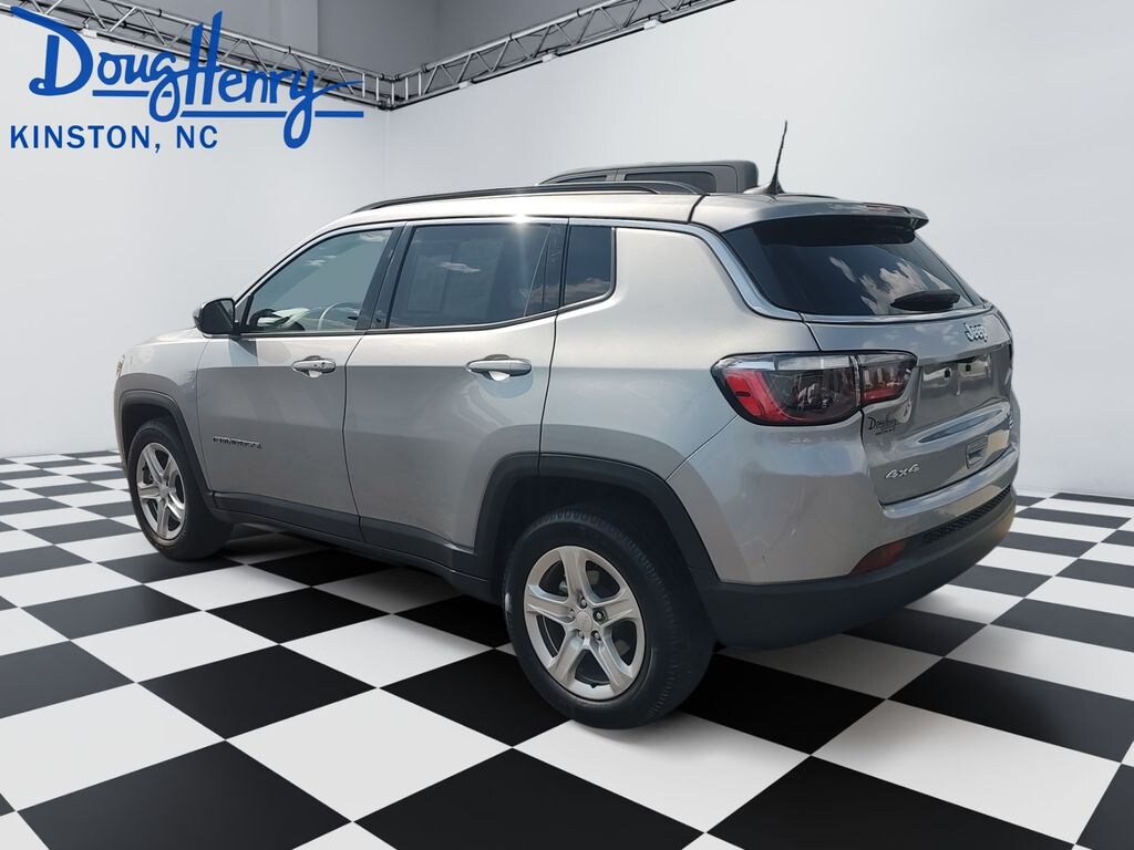 Used 2024 Jeep Compass Latitude SUV