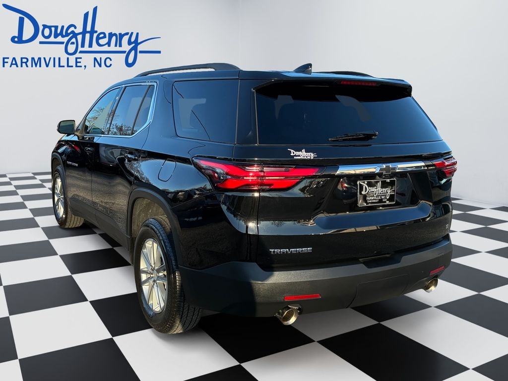 Used 2023 Chevrolet Traverse LT SUV