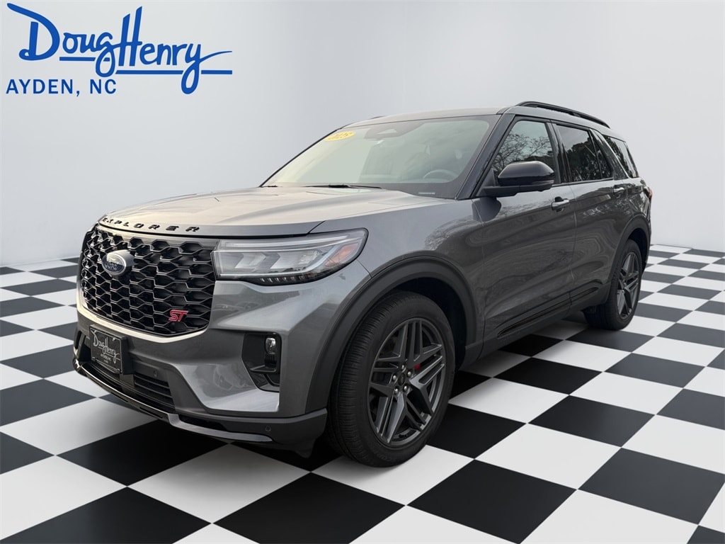 2025 Ford Explorer ST's photo