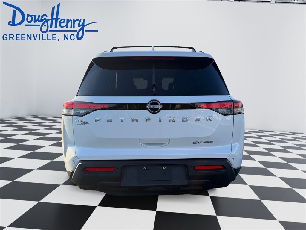2022 Nissan Pathfinder SV photo 4