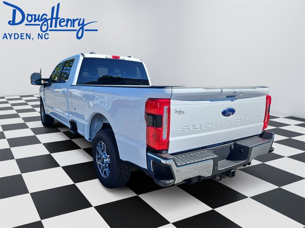 2026 Ford F-250 Lariat photo 3