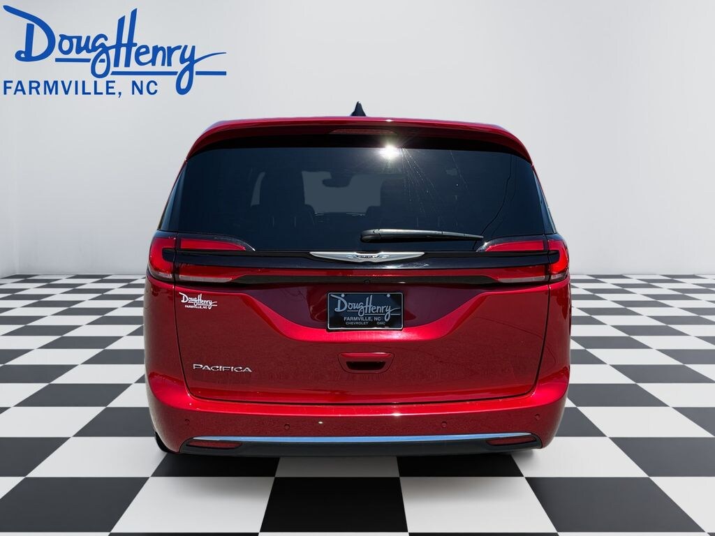 Used 2025 Chrysler Pacifica Select Minivan/Van