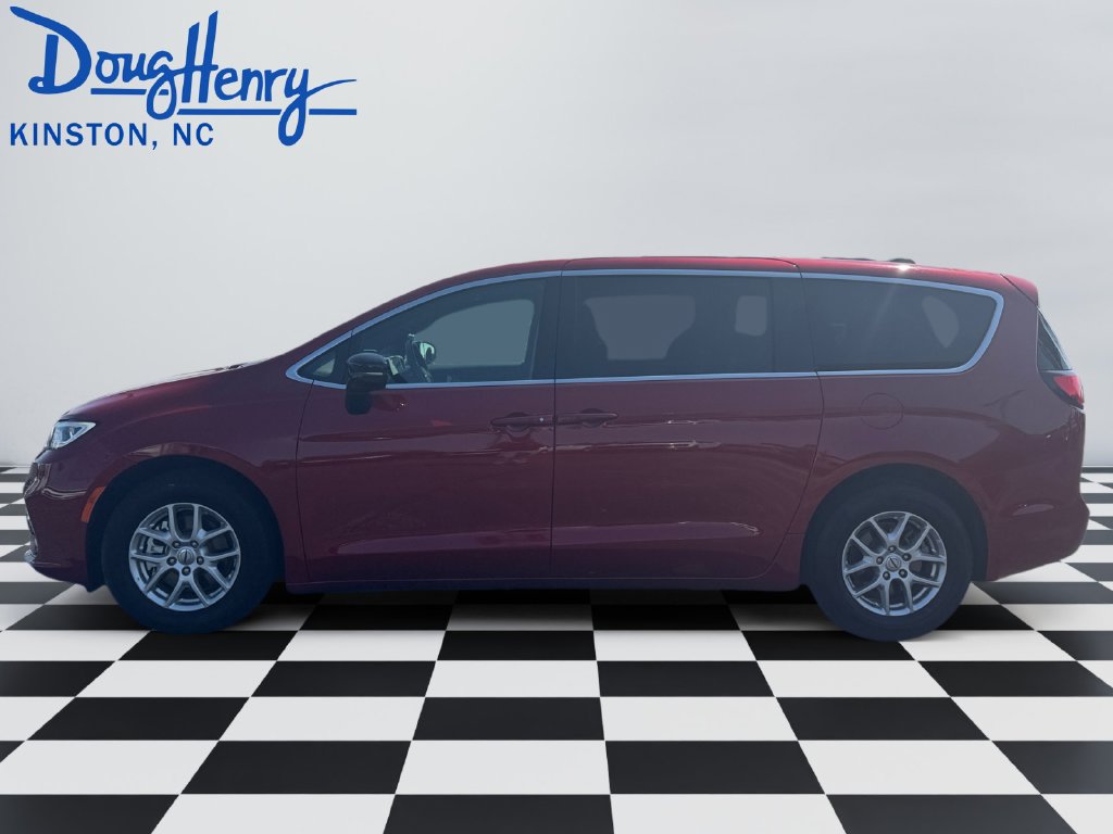 Used 2025 Chrysler Pacifica Select Minivan/Van
