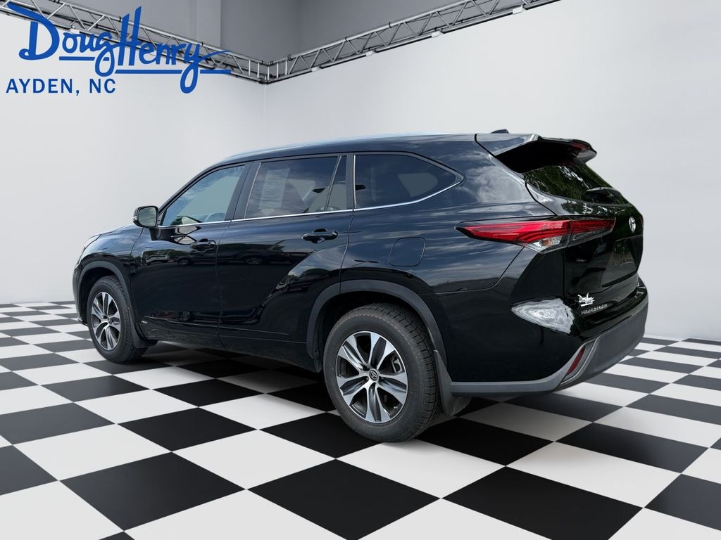 Used 2023 Toyota Highlander Hybrid XLE SUV