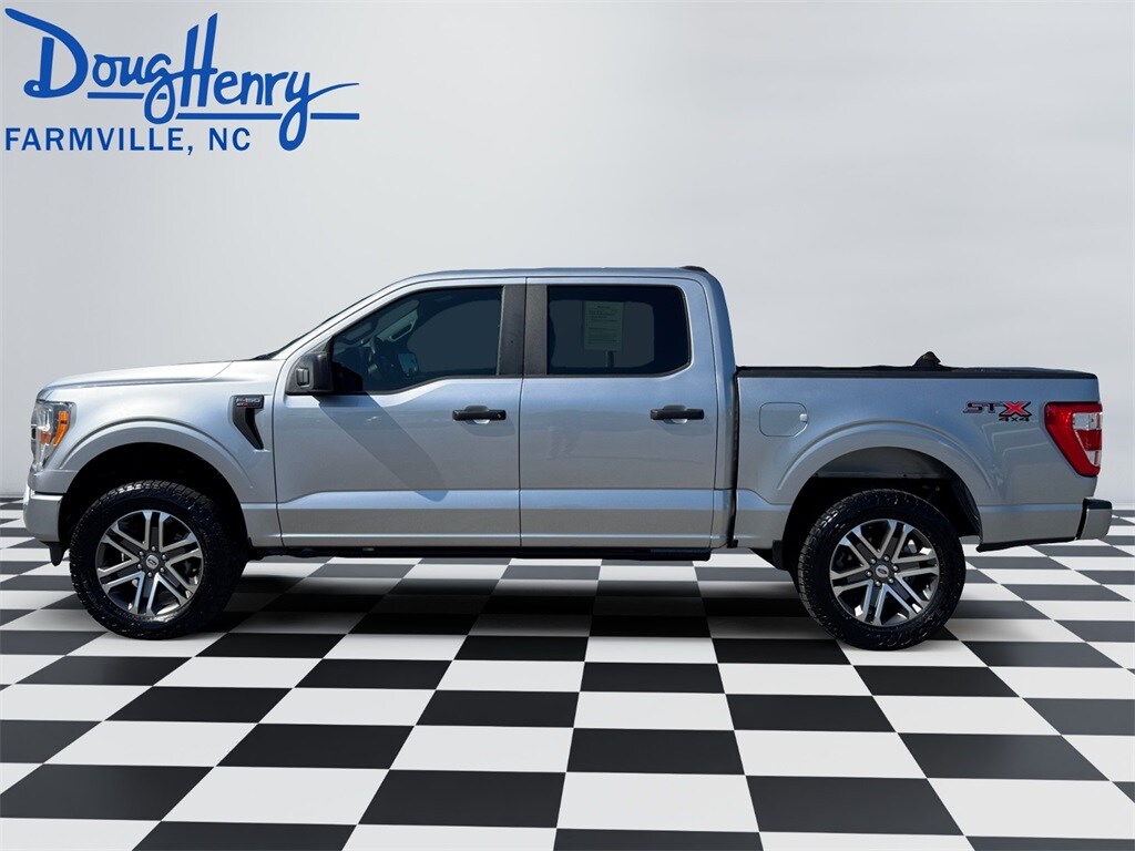 2022 Ford F-150 XL photo 2