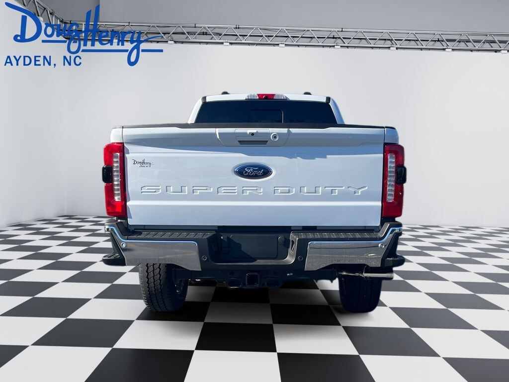 New 2025 Ford F-250SD Lariat Truck