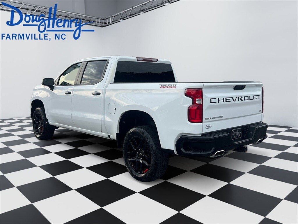 2023 Chevrolet Silverado 1500 LT Trail Boss photo 3