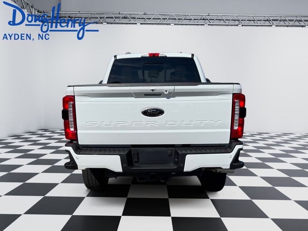 New 2025 Ford F-250SD Lariat Truck