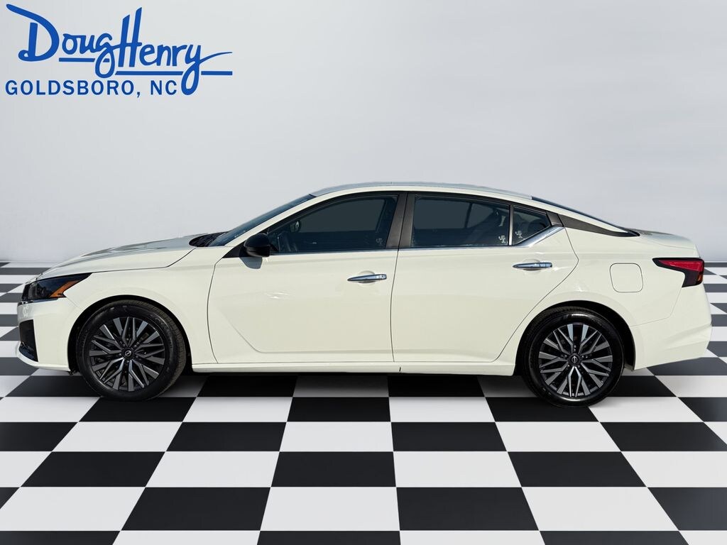 Used 2025 Nissan Altima 2.5 SV Sedan