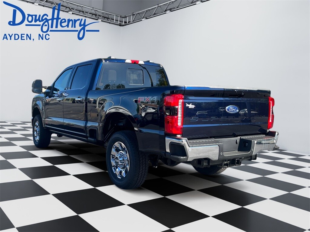 2025 Ford F-250 Lariat photo 3