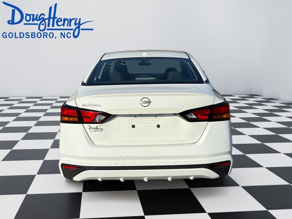 Used 2025 Nissan Altima 2.5 SV Sedan
