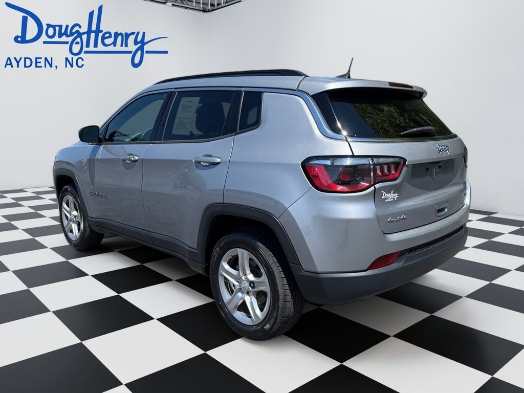 Used 2024 Jeep Compass Latitude SUV